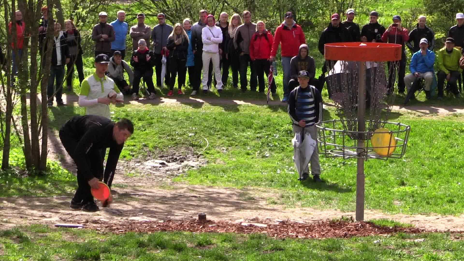 Disc Golf Live • Spinning Hay into Gold